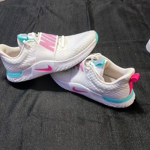 Women’s Nike Renew Sz 10